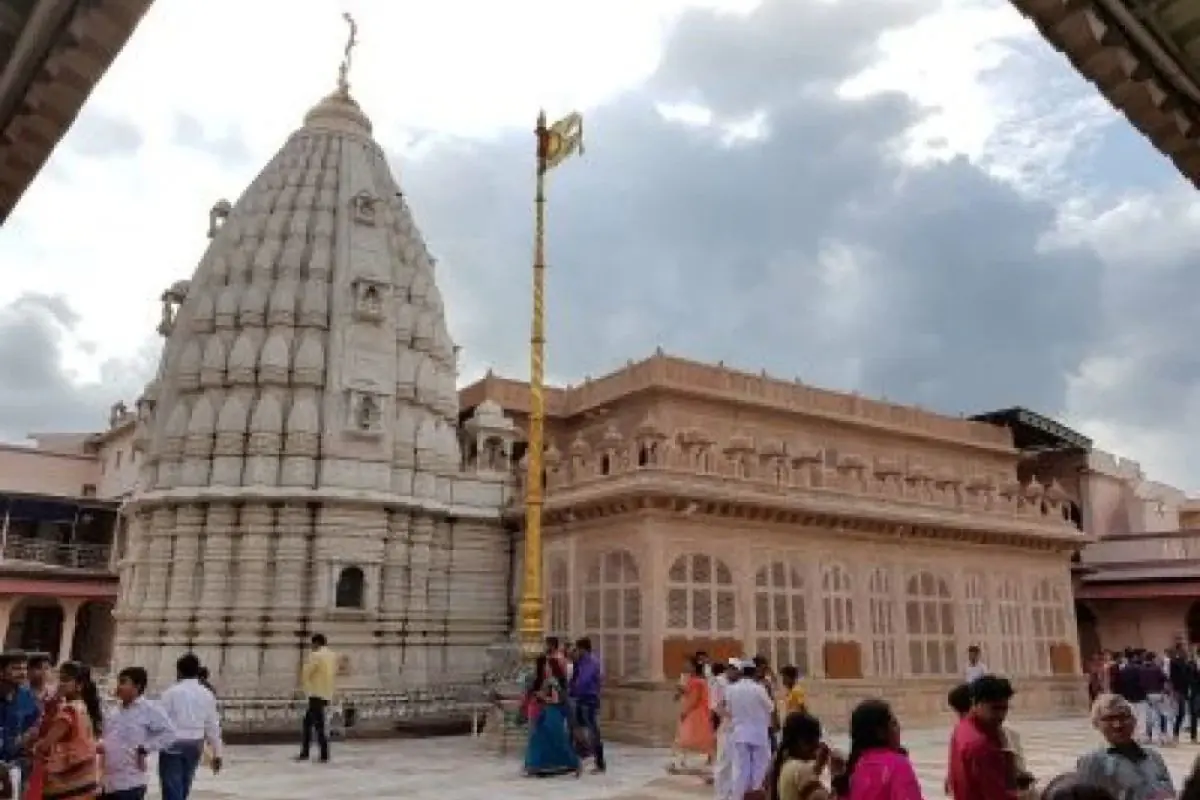 Gajanan Maharaj Temple Shegaon